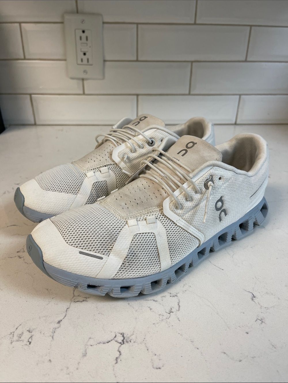 On Running ON Women’s Cloud 5 'White Chambray' Size 10 Style # 59 98886